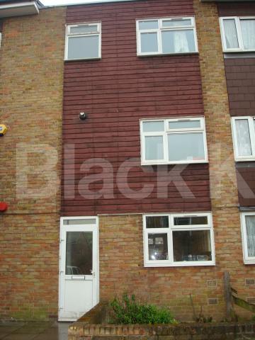 			New Instruction, 5 Bedroom, 1 bath, 1 reception Flat			 North Road, Calidonian Road